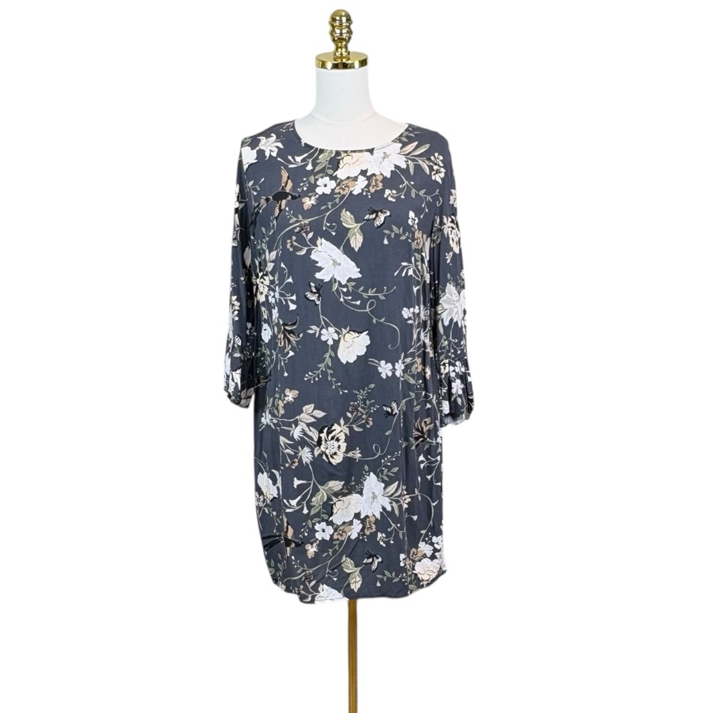 Woman’s Old Navy botanical and bird print dress size M